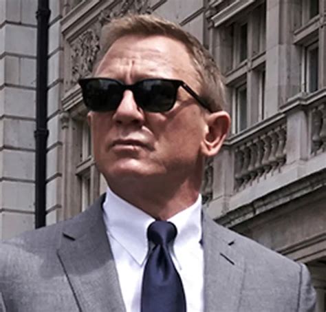 daniel craig sunglasses skyfall.